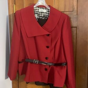 NWOT Gorgeous vintage patent leather belted Tahari suit